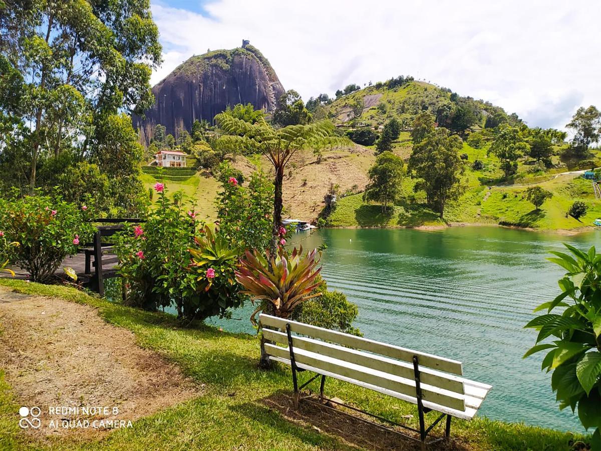 Ecolodge Bahia Del Penon Guatapé Esterno foto