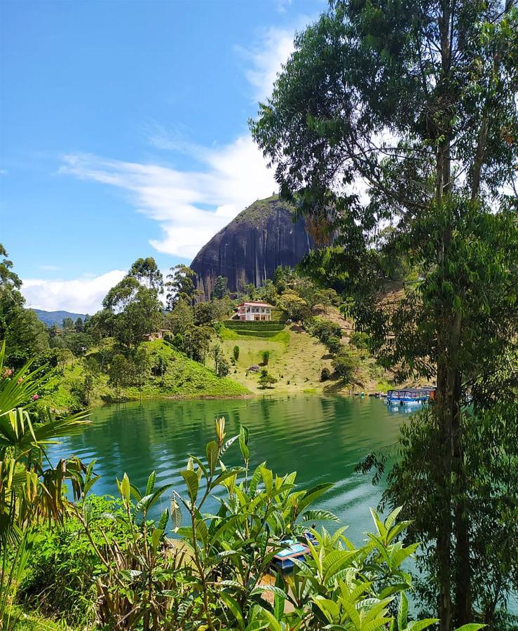 Ecolodge Bahia Del Penon Guatapé Esterno foto
