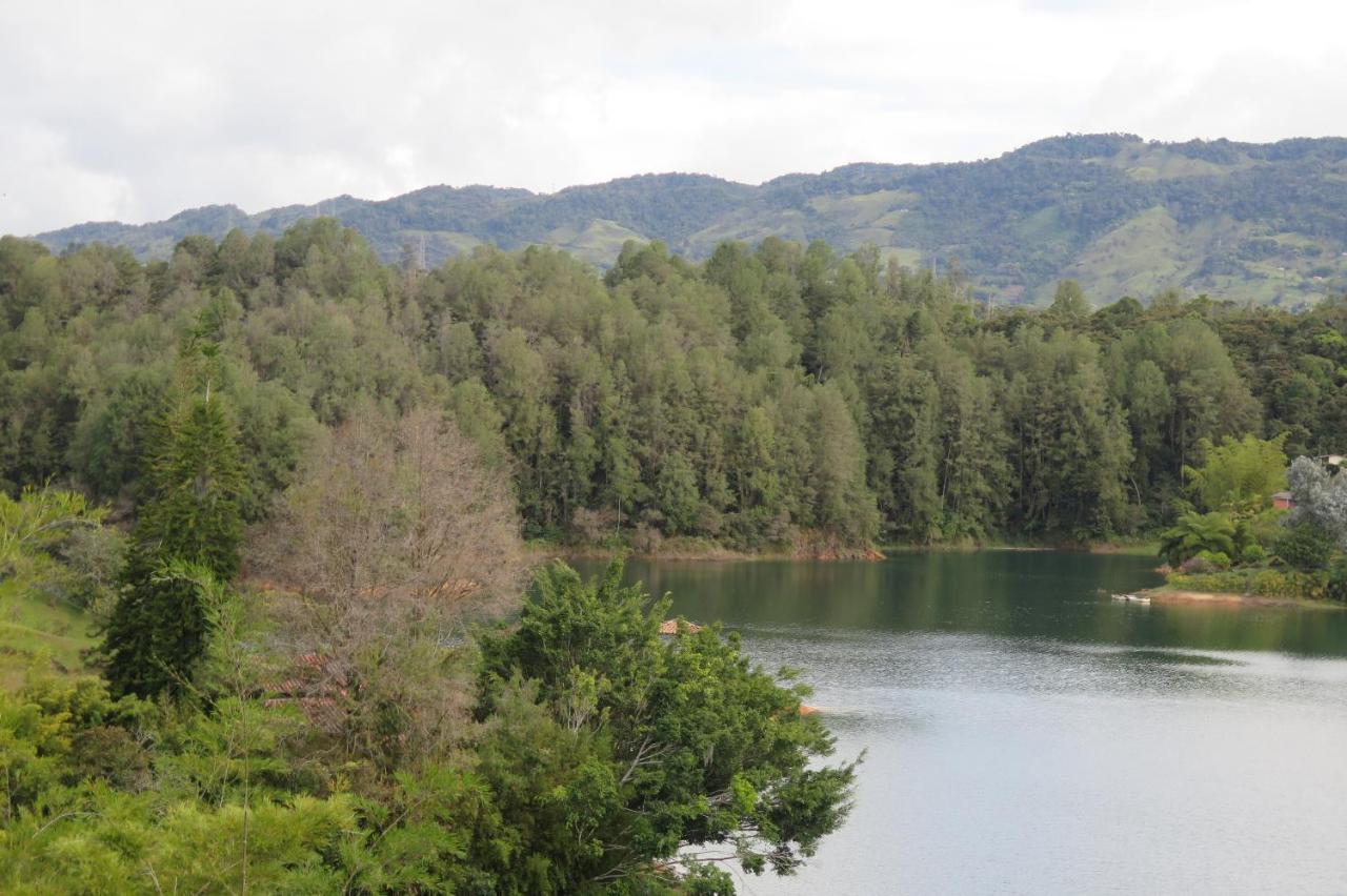 Ecolodge Bahia Del Penon Guatapé Esterno foto