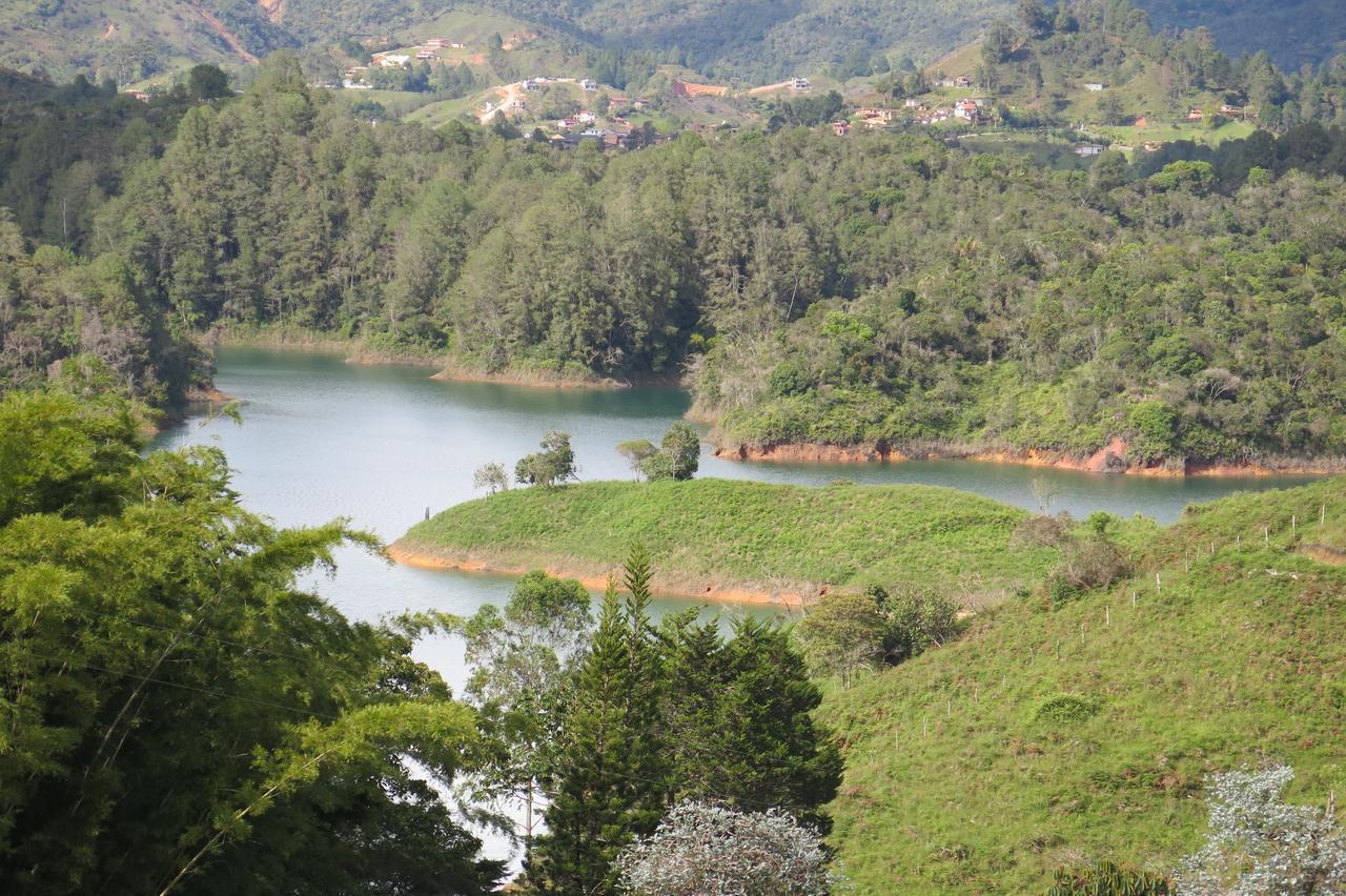 Ecolodge Bahia Del Penon Guatapé Esterno foto